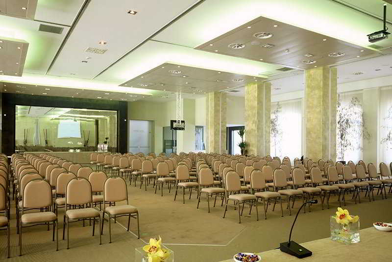 Business Facilities 2, Cosmo Hotel Palace, Milano