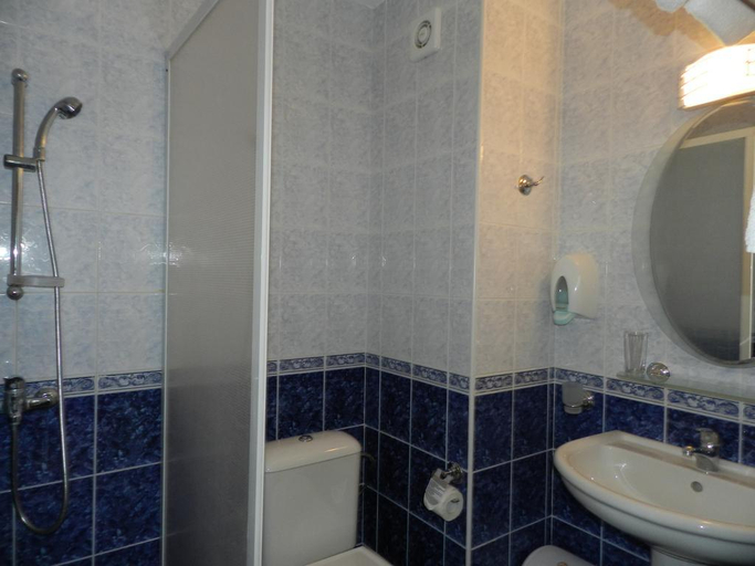 Bathroom, Sun Village Paradise, Nesebar