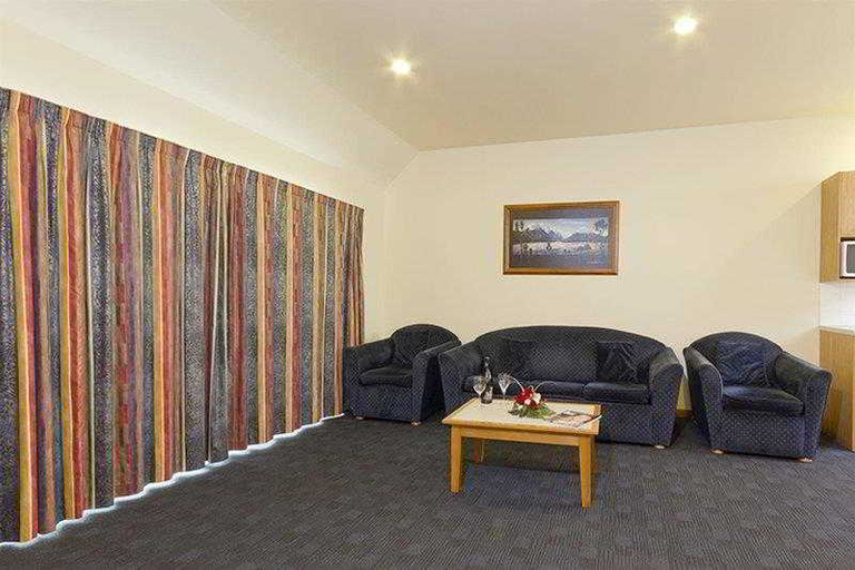 Public Area 2, Fyffe On Riccarton, Christchurch