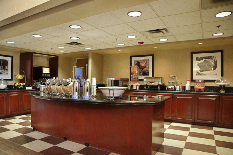 Food & Drinks 5, Hampton Inn & Suites Phoenix/Scottsdale, Maricopa