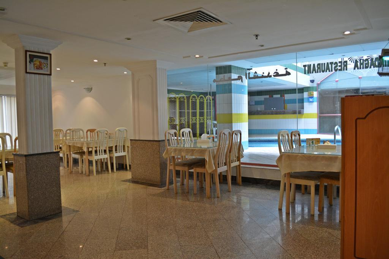 Food & Drinks 5, Queen's, Dubai
