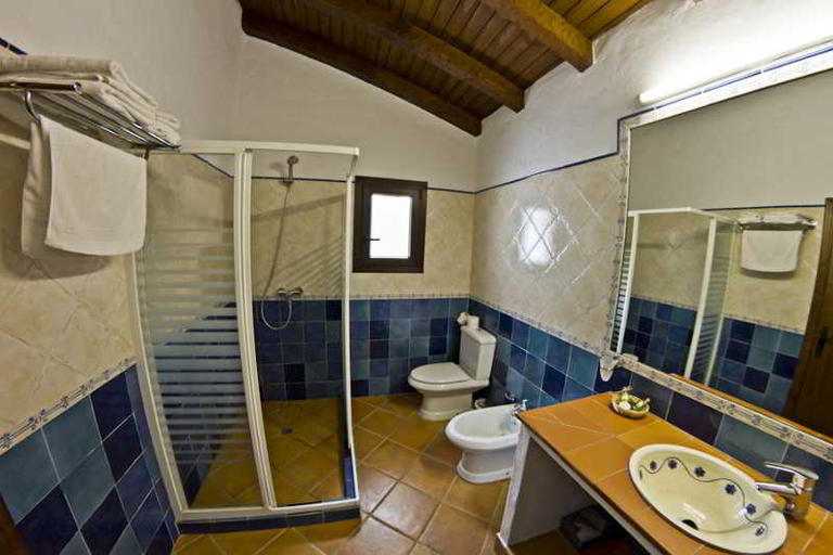 Bathroom 4, Hacienda Roche Viejo, Cádiz