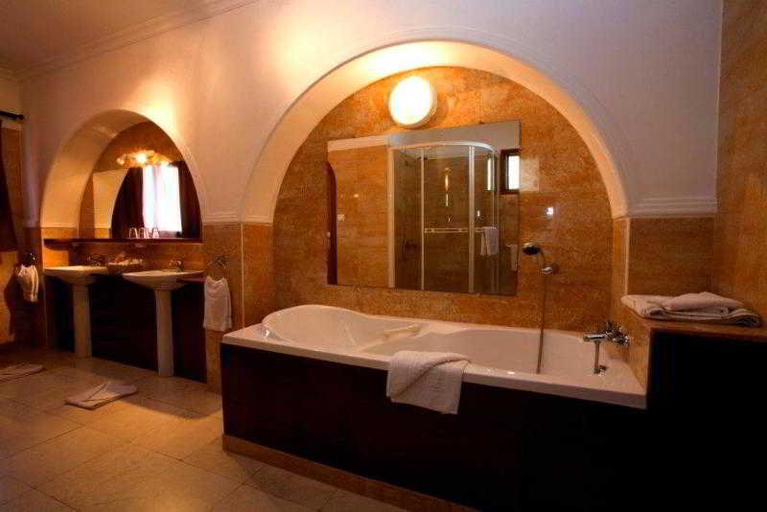 Bathroom, La Madrague N'Gor, Dakar