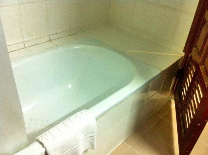 Bathroom, Inn Come Hotel Chiangrai, Muang Chiang Rai