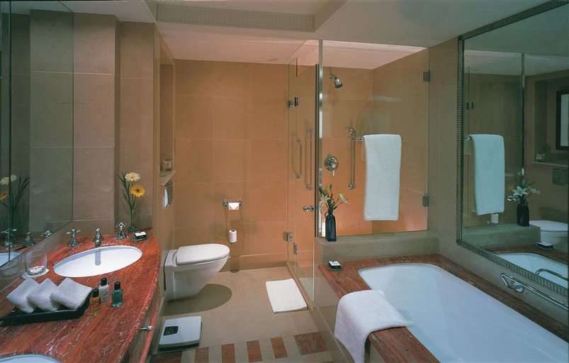 Bathroom 5, Itc Maratha, Mumbai Suburban