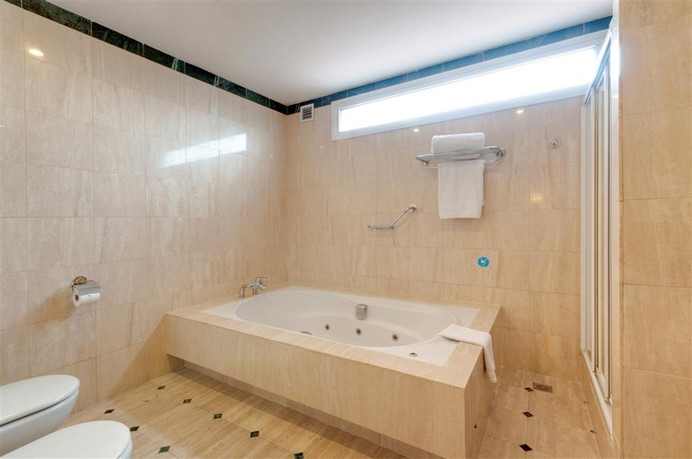 Bathroom 5, Gran Hotel Los Angeles, Madrid