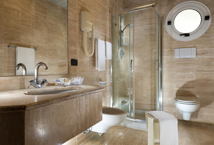Bathroom 5, Astoria Suite Hotel, Rimini