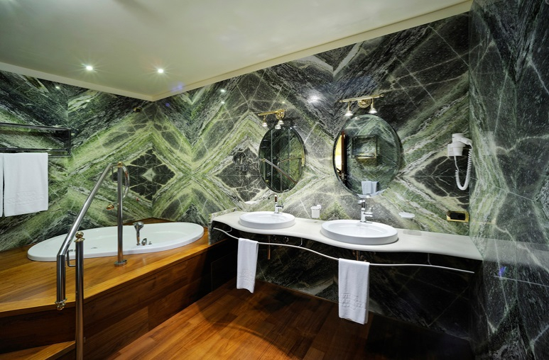Bathroom 5, Villa Quaranta Tommasi Wine Hotel & Spa, Verona