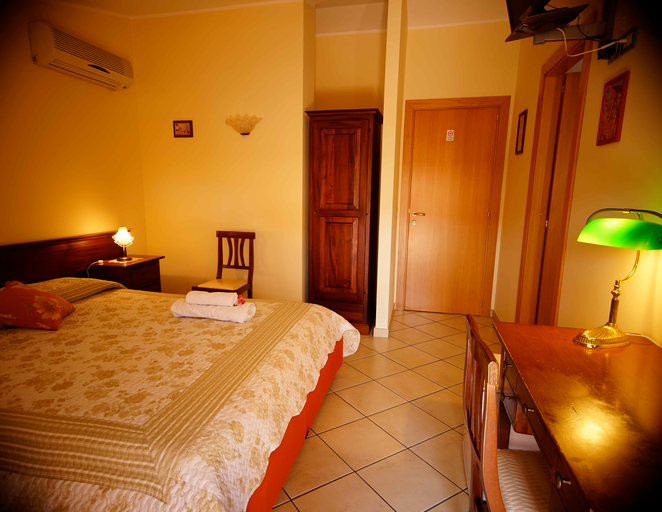 Bedroom 3, Casalotto Inn, Catania