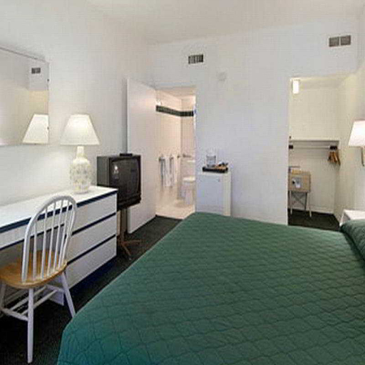 Bedroom 5, Travelodge Monaco N Miami and Sunny Isles Beach, Miami-Dade