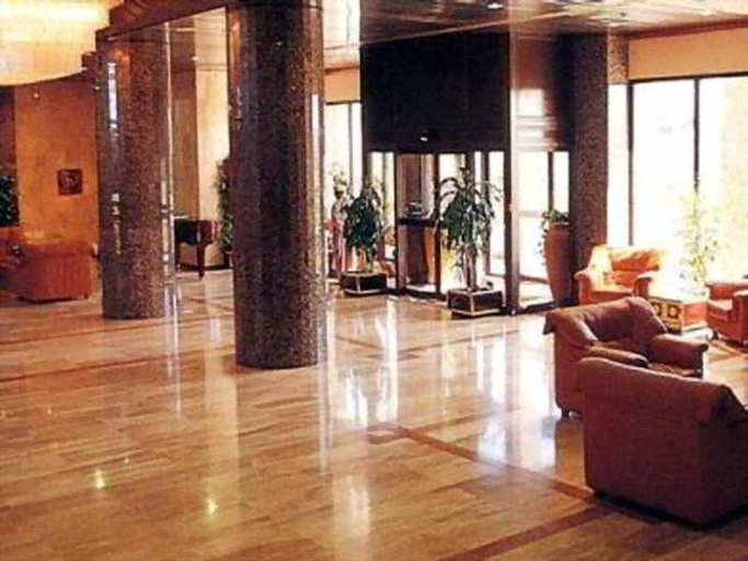 Public Area, Muscat Holiday, Bausher