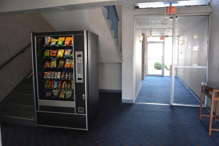 Public Area 2, Travelodge by Wyndham Milwaukee, Milwaukee