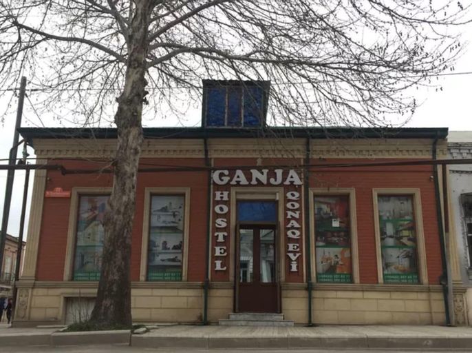 Ganja Hostel, Xanlar