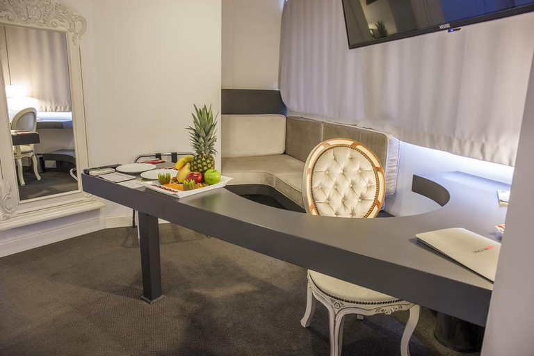 Bedroom 2, Beyond, Konak
