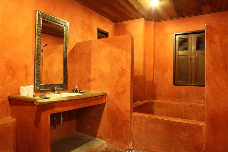 Bathroom 4, Baan Gong Kham Boutique Lanna Resort, Muang Chiang Mai