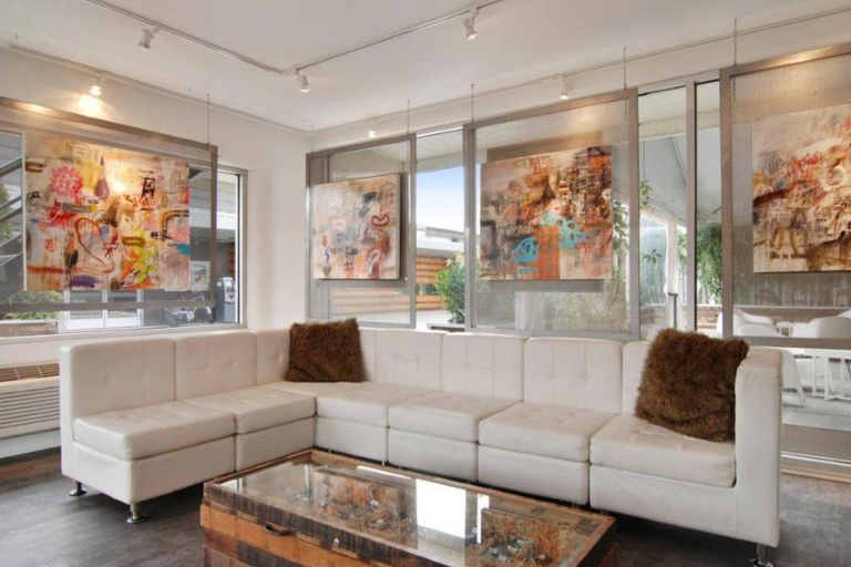 Public Area 2, Jupiter Hotel, Multnomah