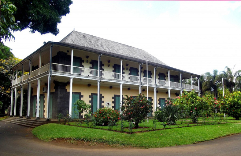 Exterior & Views 2, Sous Le Badamier