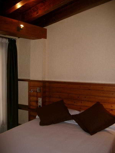 Bedroom 4, Aparthotel Bellver, Lleida