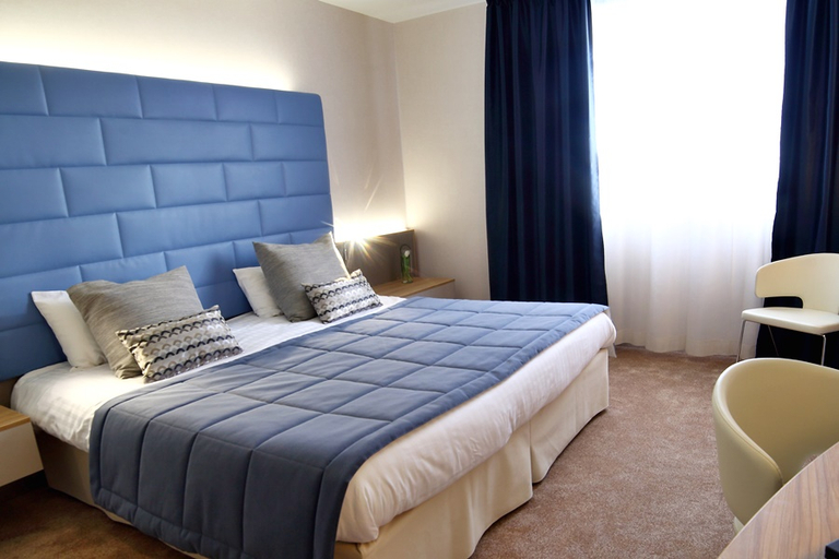 Bedroom 3, Plaza Futuroscope, Vienne