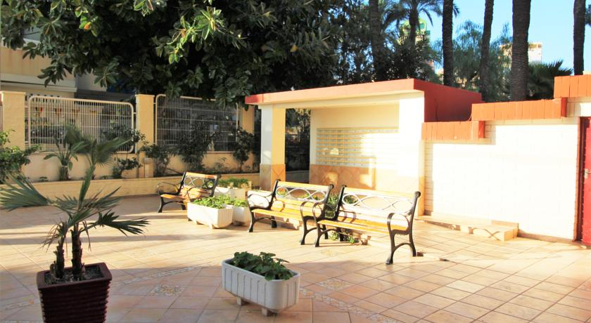 Public Area 2, Las Damas, Alicante