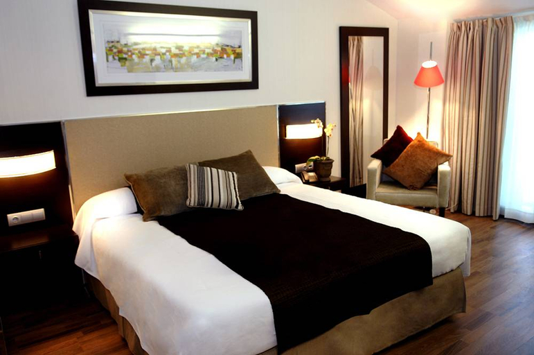 Bedroom 2, Hotel Asset Torrejon, Madrid