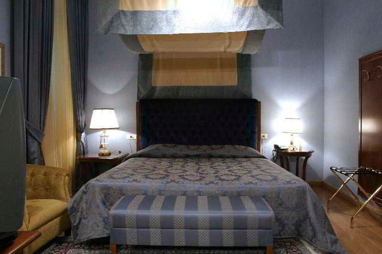 Bedroom 2, Grande Bretagne, Peloponnese
