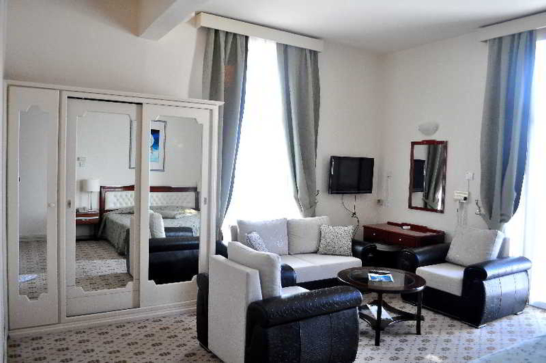 Bedroom 3, Dome Hotel