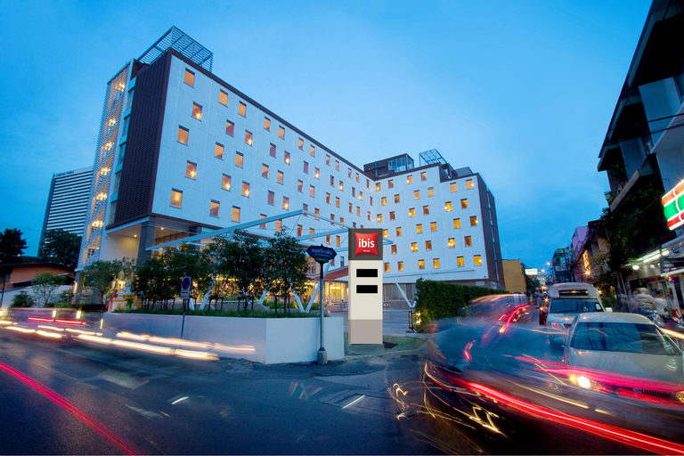 ibis Bangkok Sathorn, Sathorn