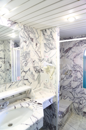 Bathroom, Grand Aquarium Apart, Marmaris
