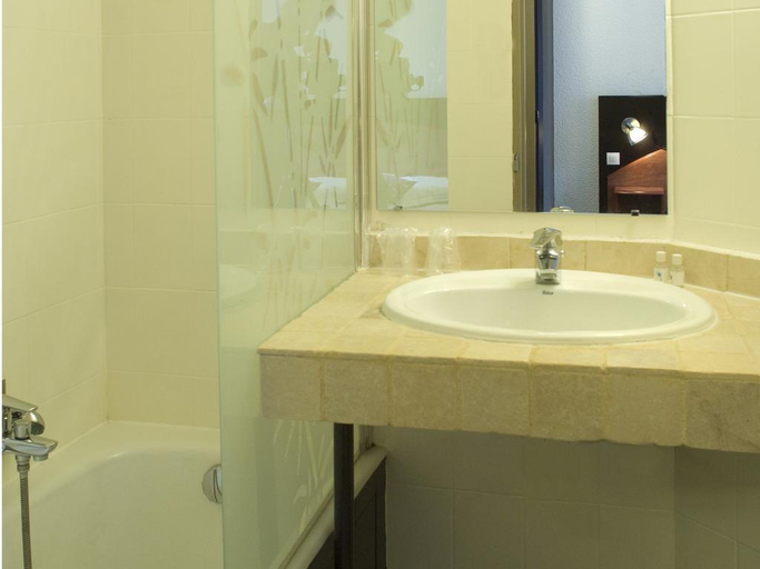 Bathroom 4, Hôtel du Baou, Alpes-Maritimes