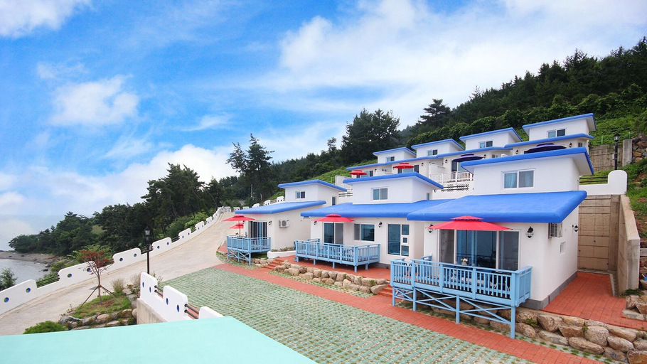 Exterior & Views 1, Namhae Blue & White Pension, Namhae