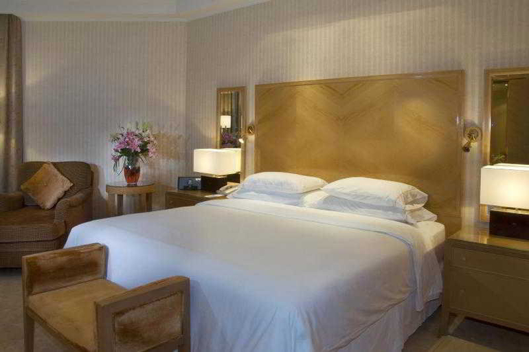 Bedroom 4, Sheraton Dammam Hotel & Towers, Dammam