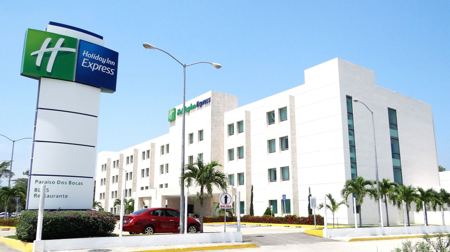 Holiday Inn Express Paraiso Dos Bocas, Paraíso
