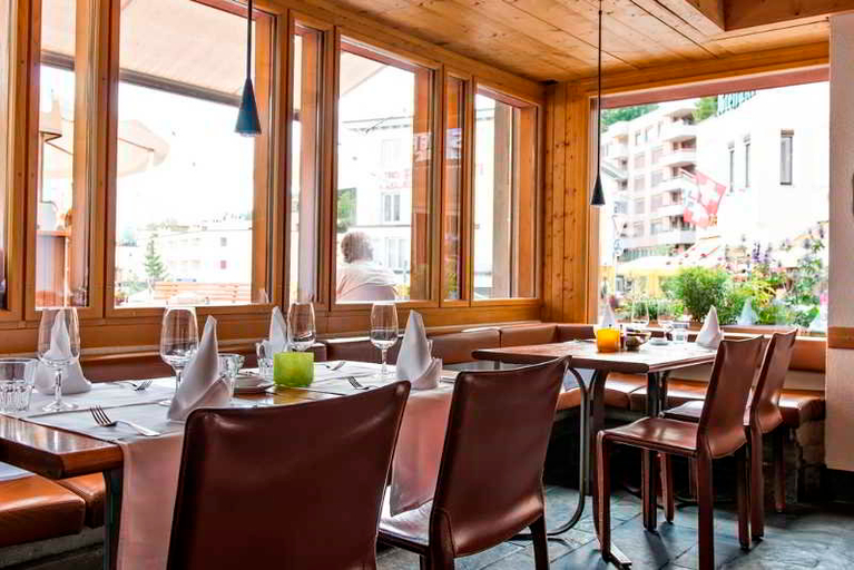 Food & Drinks 5, Hauser Hotel St. Moritz, Maloja