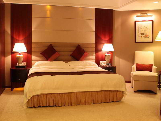 Bedroom 4, Holiday Inn Express Shenzhen Luohu Port by IHG, Shenzhen