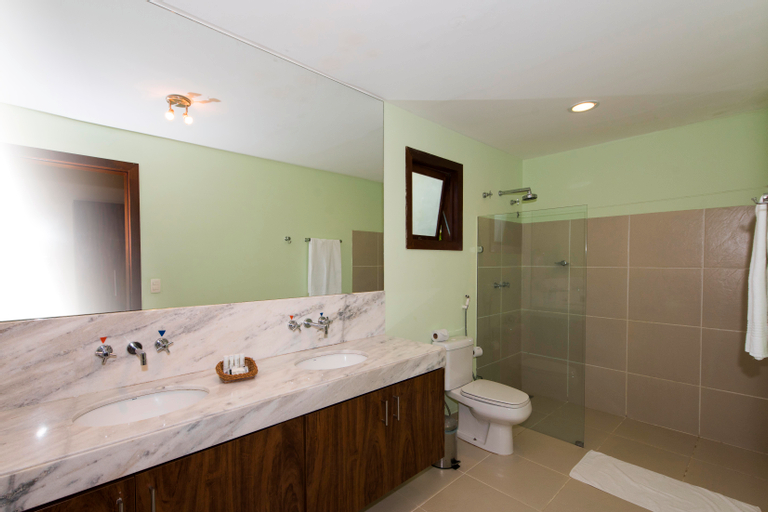 Bathroom 4