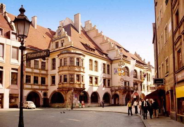 Exterior & Views 2, Courtyard by Marriott Munich City Center, München