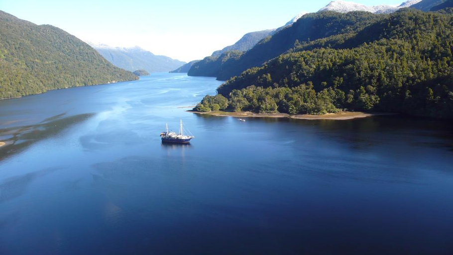 Exterior & Views 2, Fiordland Lodge, Southland