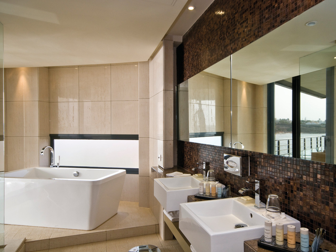 Bathroom 5, Radisson Blu Hotel Dakar, Dakar