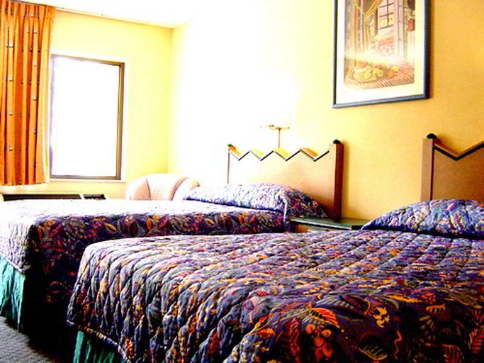 Bedroom 3, Westmont Inn & Suites, Osceola