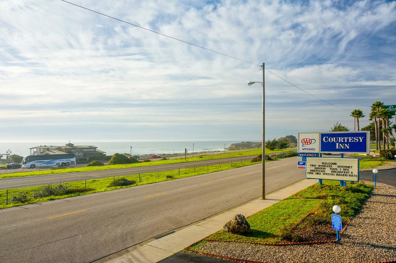 Public Area 2, Courtesy Inn San Simeon, San Luis Obispo