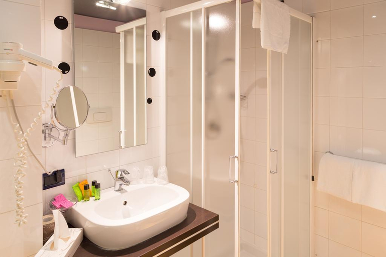 Bathroom 5, Campus, Parma