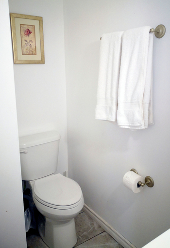 Bathroom 5, GA Stay Oakville Two Bedroom Guest House, Halton