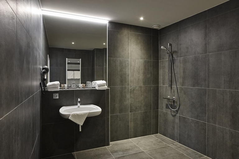 Bathroom 5, Monsieur Ernest, West-Vlaanderen