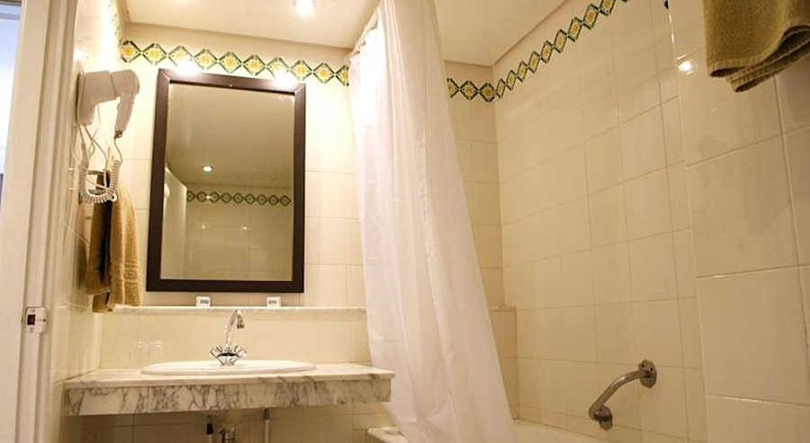 Bathroom, Les Ambassadeurs, Bab Bhar