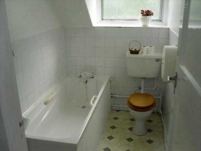 Bathroom 4, McLaren Hotel, Sydney