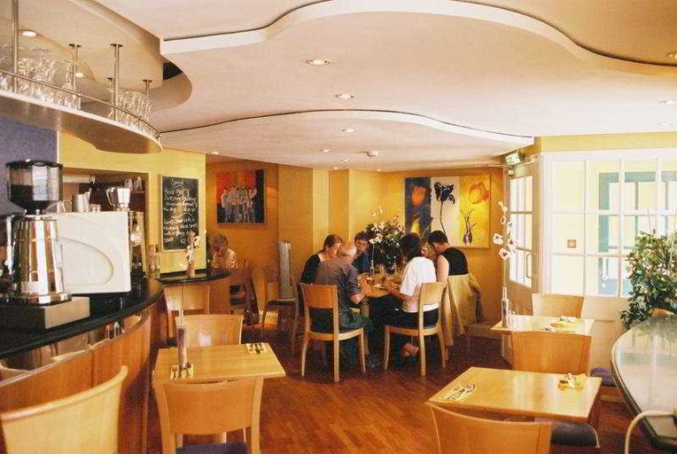 Food & Drinks 5, Brook Whipper-In Hotel, Rutland
