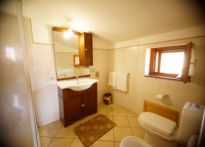 Bathroom 4, Casalotto Inn, Catania
