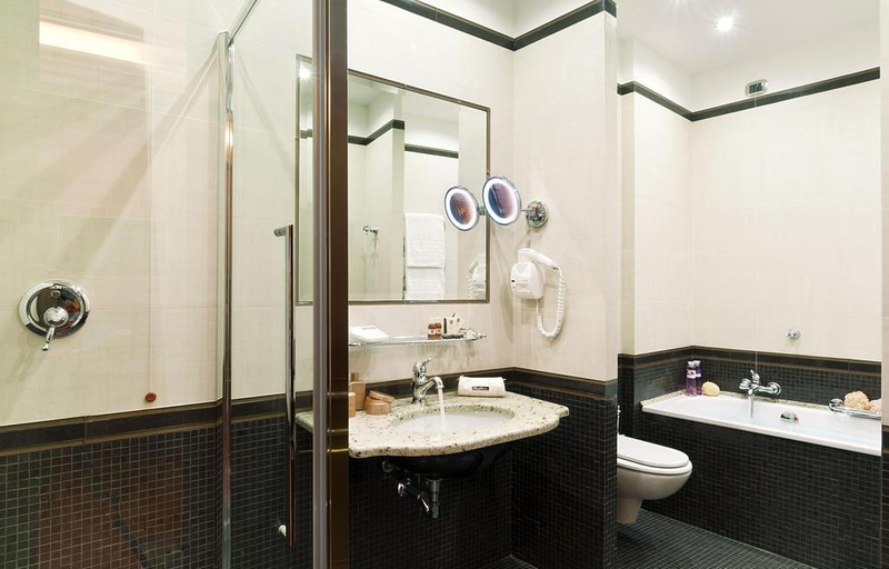 Bathroom 4, Splendid, Verbano-Cusio-Ossola
