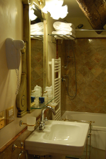 Bathroom 4, Villa Laguna, Venezia